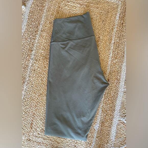 Everlane The Perform Legging - Picture 3 of 4